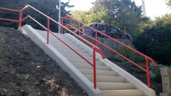 Prístupové schody k Slavínu sa dočkali rekonštrukcie