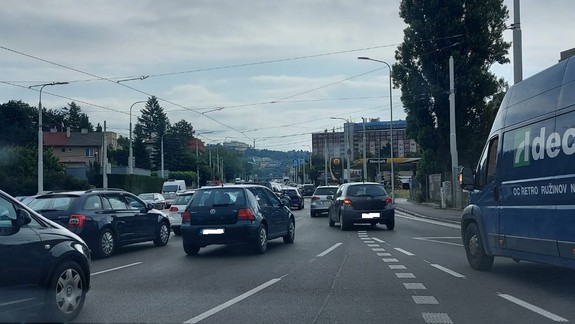 V Bratislave a okolí sa vodiči zdržia v kolónach