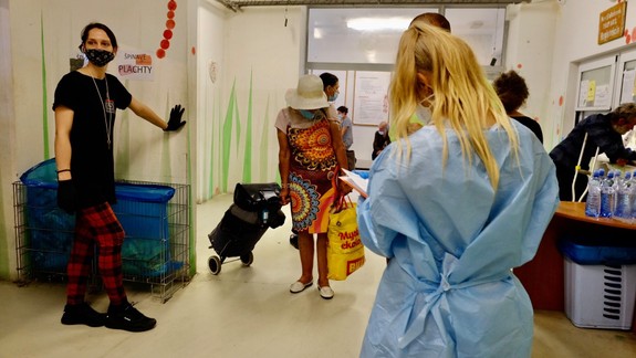 Očkovanie: V Bratislave v piatok očkovali i ľudí bez domova