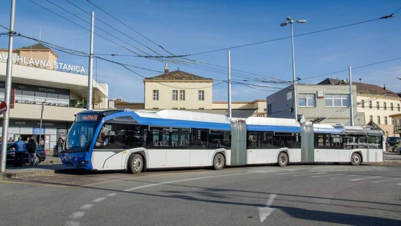Bratislava nakúpi dlhočizné trolejbusy. Nebudú sa za nimi vytvárať kolóny?