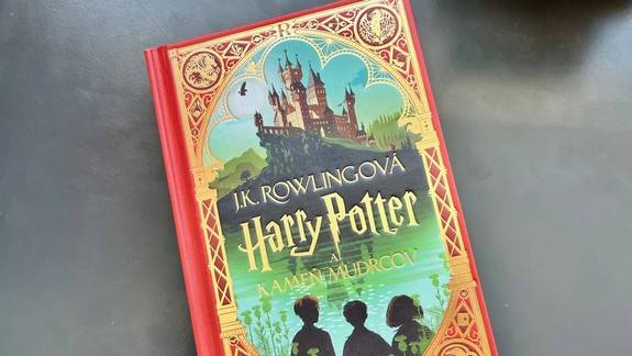 Ilustrovaná interaktívna kniha Harry Potter a Kameň mudrcov prichádza z dielne grafického štúdia