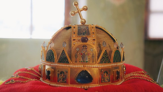 V Starej radnici si opäť budete môcť pozrieť unikátnu kópiu uhorskej kráľovskej koruny