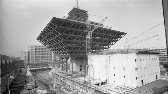 PREMENY BRATISLAVY Pozrite sa, ako rástla obrátená pyramída, ikonická stavba nášho mesta