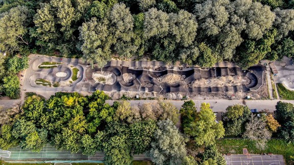 V Petržalke otvorili nový areál PumpPark - je určený najmä pre cyklistov a skejterov