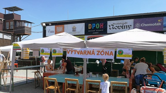 FOTO a VIDEO: Takto to včera vyzeralo na Dni Petržalky aj s hviezdnou Kate Ryan