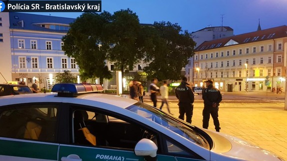 Horúca letná noc  v meste skončila bitkou cudzincov