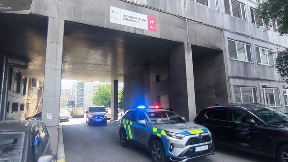 Sestričku udieral do tváre: Agresívny pacient napadol na Kramároch zdravotníkov i ďalšieho pacienta