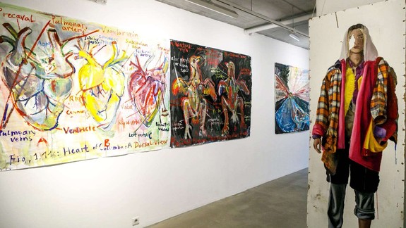 Galéria White & Weiss vystavuje tvorbu troch ukrajinských študentiek