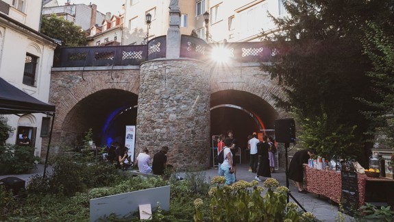 Príďte na Depaul pod hviezdami: Strávte večer plný hudby a príbehov ľudí bez domova