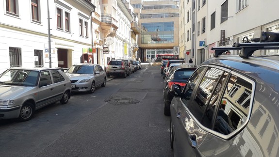 Prvá ulica v Starom Meste prichádza na rad: Menej áut, viac miesta pre pohyb aj pobyt peších