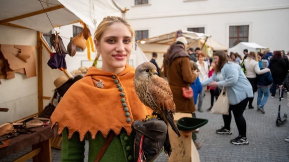 Kam počas sviatkov: Nádvorie Bratislavského hradu patrí Veľkonočným stredovekým remeselným trhom