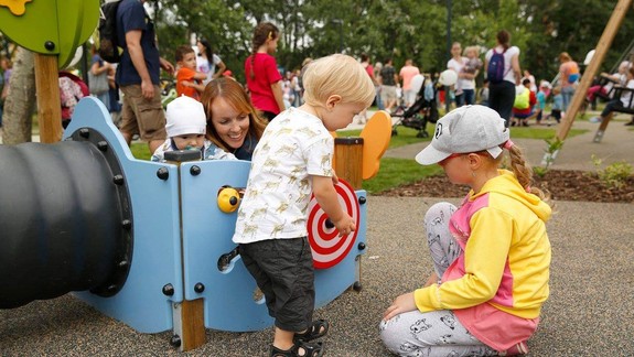 Úrazov detí v lete pribúda, najčastejšie ide o zlomeniny či krvácanie. Viete, ako pomôcť?