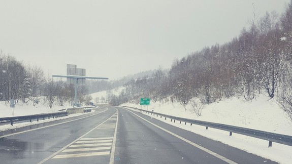 Diaľnice v Bratislave a okolí sú aj napriek hustému sneženiu zjazdné