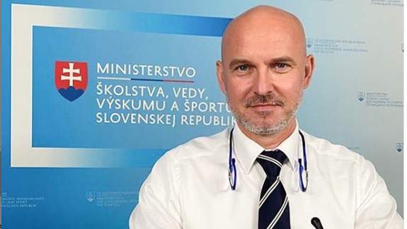 B. Gröhling: Do doučovania žiakov sa v roku 2022 plánuje zapojiť najvyšší počet škôl