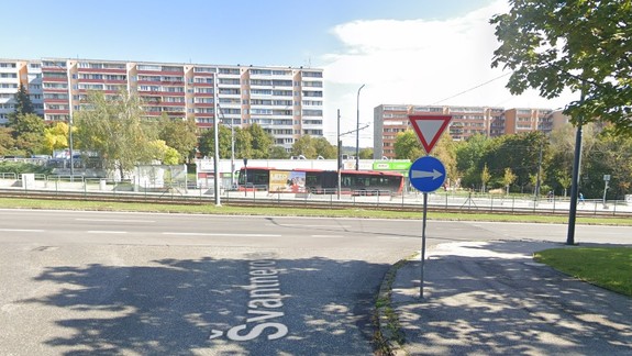 Polícia hľadá svedkov: Vodič Audi A7 v Dúbravke udrel päsťou do tváre druhého vodiča