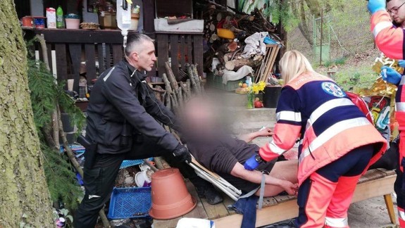 FOTO: V Dúbravke sa strieľalo, zranený muž skončil v nemocnici