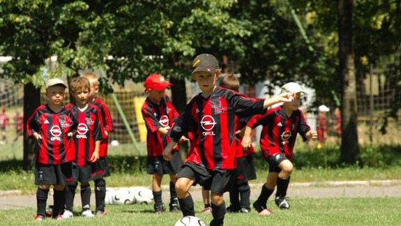 Hrajte o poukaz na futbalový tábor AC Miláno