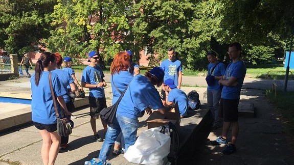 FOTO: Ružinovčania vrátili farby do sídliskovej šede