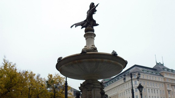 Mestské fontány sa na zimu zakrývali