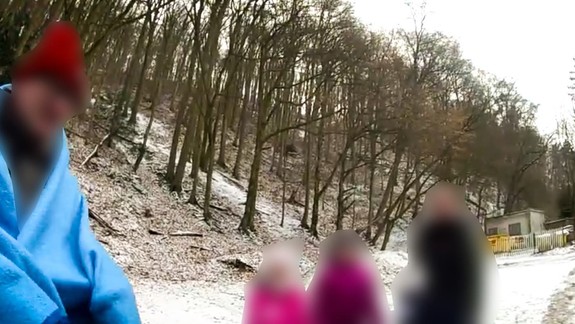 Dráma na Železnej studničke: Muž sa pri korčuľovaní s deťmi prepadol pod ľad rybníka