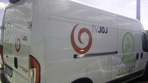 Z Holíčskej ulice zmizla biela dodávka s logom TV JOJ a relácie Nová záhrada - nevideli ste ju niekde?