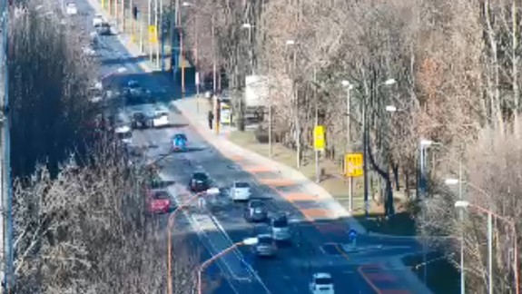 Na cestách su zdržania do 15 minút