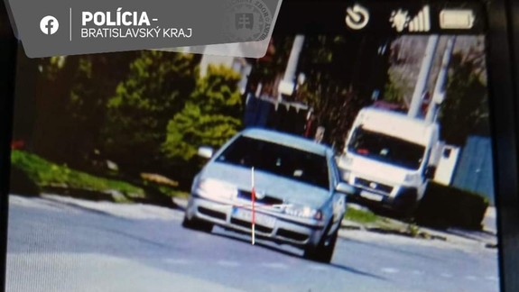 Prekvapení policajti: Auto, ktoré prekročilo rýchlosť, šoféroval iba 14-ročný Santiago
