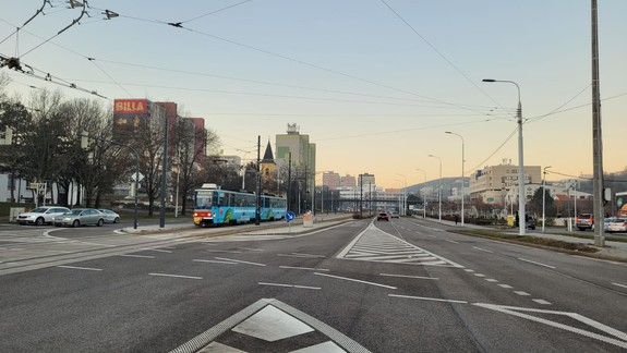 Nočné výbuchy v Karlovej Vsi:  Zaoberá sa nimi  štátna aj mestská polícia