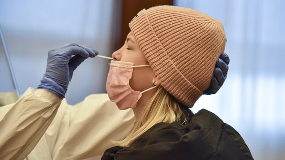 Ministerstvo upozorňuje: Prípadný PCR test pred hospitalizáciou má pacientovi zabezpečiť nemocnica