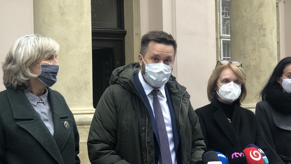 Rútime sa do zlých čísel: Pribúdajú prípady v nemocniciach aj v DSS, primátor Vallo vyzýva k opatrnosti