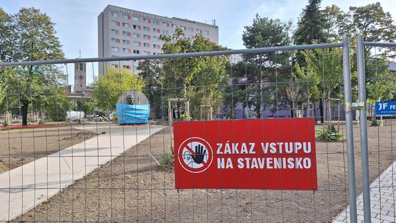 FOTO Práce sú v plnom prúde: Parčík na Legionárskej sa mení, čoskoro ho už nespoznáte