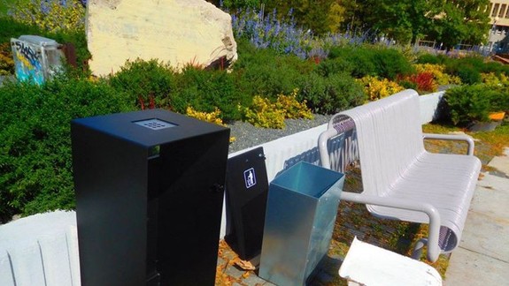 Magistrát sa pochválil novými košmi na Námestí slobody, ale Bratislavčanov tým skôr naštval!