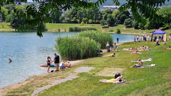 Ak sa niekto topí, vyzerá to úplne inak ako vo filmoch. Viete ako?