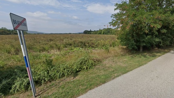 Tragédia: V Petržalke prešiel na poli kombajn ležiaceho človeka