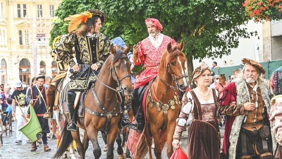 Viete, koľko korunovácií zažila Bratislava? Bolo ich až 11!