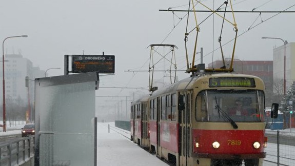 Ektričková trať v Dúbravke stále čaká na definitívnu kolaudáciu
