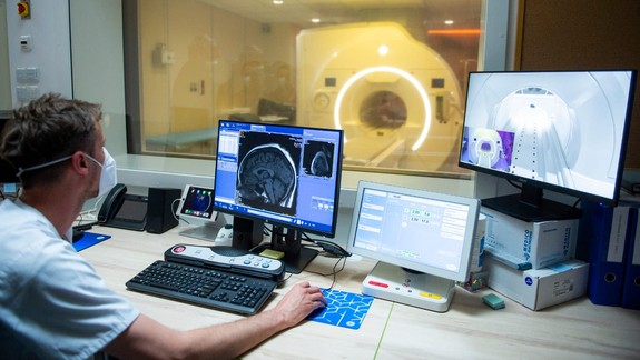 NÚSCH spustil prevádzku nového pracoviska magnetickej rezonancie