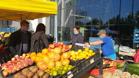 FOTO: Konečne otvorili obchody. Boli sme sa pozrieť, ako v prvý deň fungujú