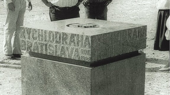 Hľadá sa základný kameň bratislavského metra. Neviete nič o jeho osude?