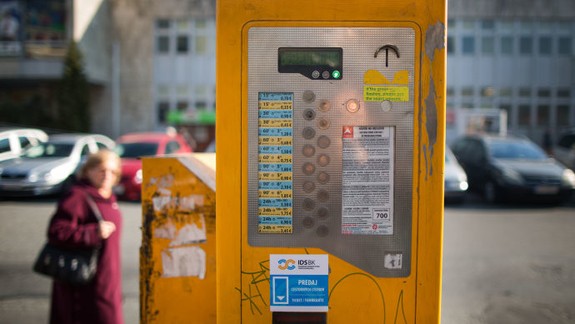 Cestujúci pozor! Niektoré automaty na lístky MHD nebudú pár dní fungovať...