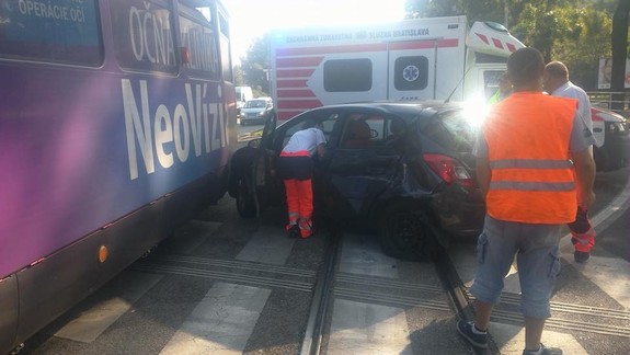 Ranná fáma: Električka na Záhradníckej mala vraziť do škôlkarov!