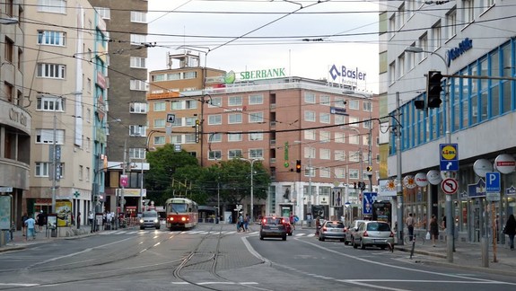 Termín výstavby električkovej zastávky pri Manderláku nie je jasný