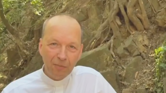 Netradičný projekt: Biskup Jozef Haľko prináša počas prázdnin seriál s názvom Leto s Ježišom