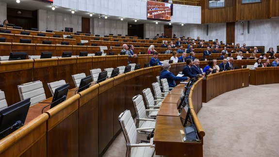 Poplach medzi poslancami: V Národnej rade sa objavila žltačka, prijímajú opatrenia