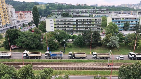 Električky jazdia po novom: Začala sa obnova Karlovesko-dúbravskej radiály