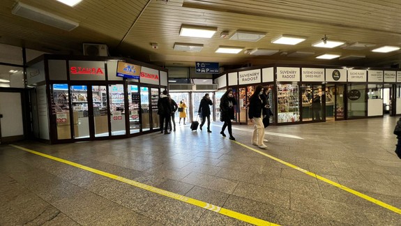 Cap záhradníkom: Polícia obvinila strážcu železničnej stanice z krádeže