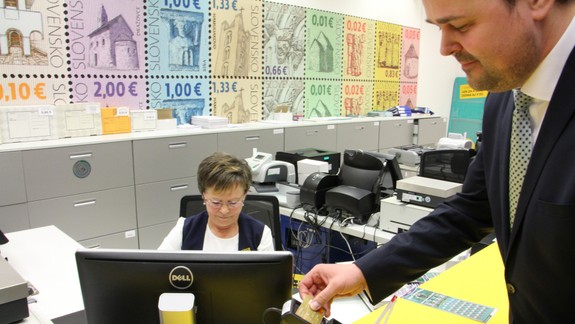 Od februára už zaplatíme na pobočkách Slovenskej pošty aj platobnou kartou
