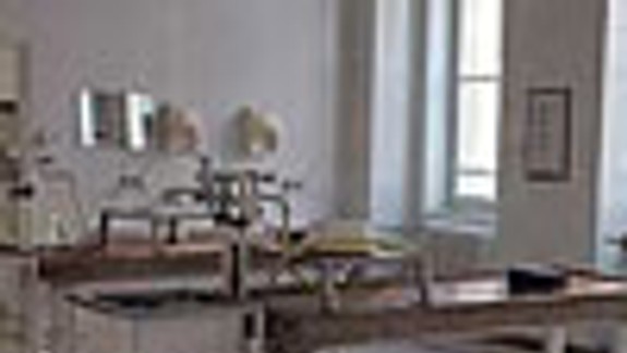 Neznámy páchateľ zneuctil nebohú 80-ročnú ženu