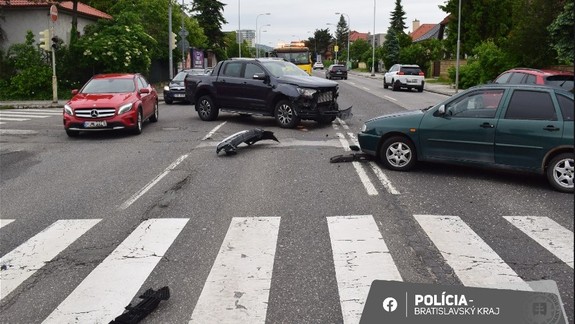 Nevideli ste túto nehodu? Polícia hľadá svedkov