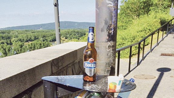 Okolo hradieb bol neporiadok, vraj za to môžu návštevníci akcií na Hrade